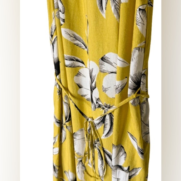 Banana Republic Floral Halter Tiered Maxi Dress Tropical Floral Yellow size 10 - Picture 5 of 9